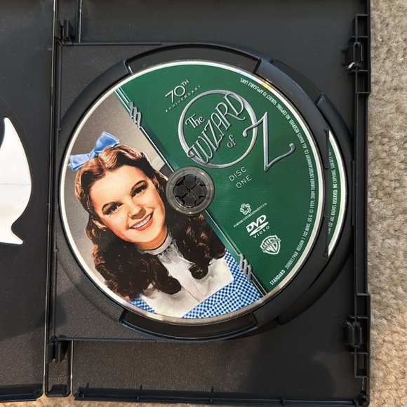 The Wizard of Oz 70th - 2 Disc DVD Set - Picture 3 of 4